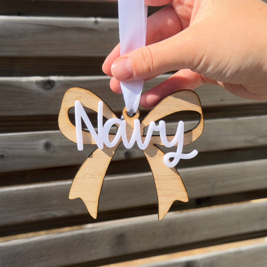 Bow tree decoration, Oak / Acrylic mix